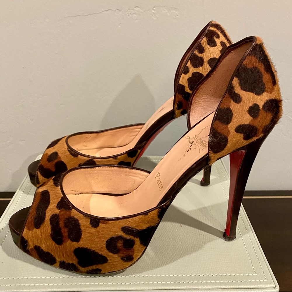 Christian Louboutin size 10 in great condition.
